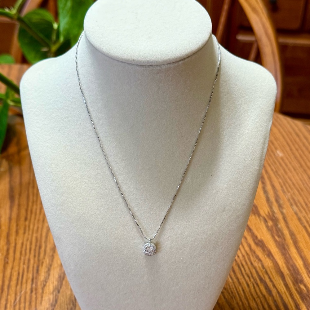 Silver Tone Cubic Zirconia Pendant With Chain Necklace New - Picture 2 of 8